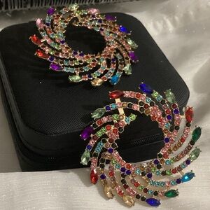 🎄GoldTone Multi Colored Crystal Spiral Fanfare Earrings